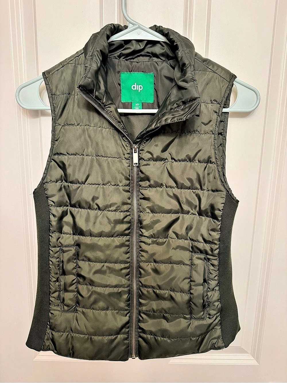 Dip Quilted Puffer Vest in Green Like New